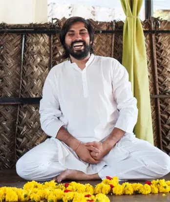 Manu, Yogalehrer & Ausbilder bei Turiya Yoga